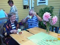 Palkintopullon tyhjennys.