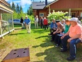 Riimunheiton johti Pentti Auvinen (oik), Jouko Muhonen heittää.